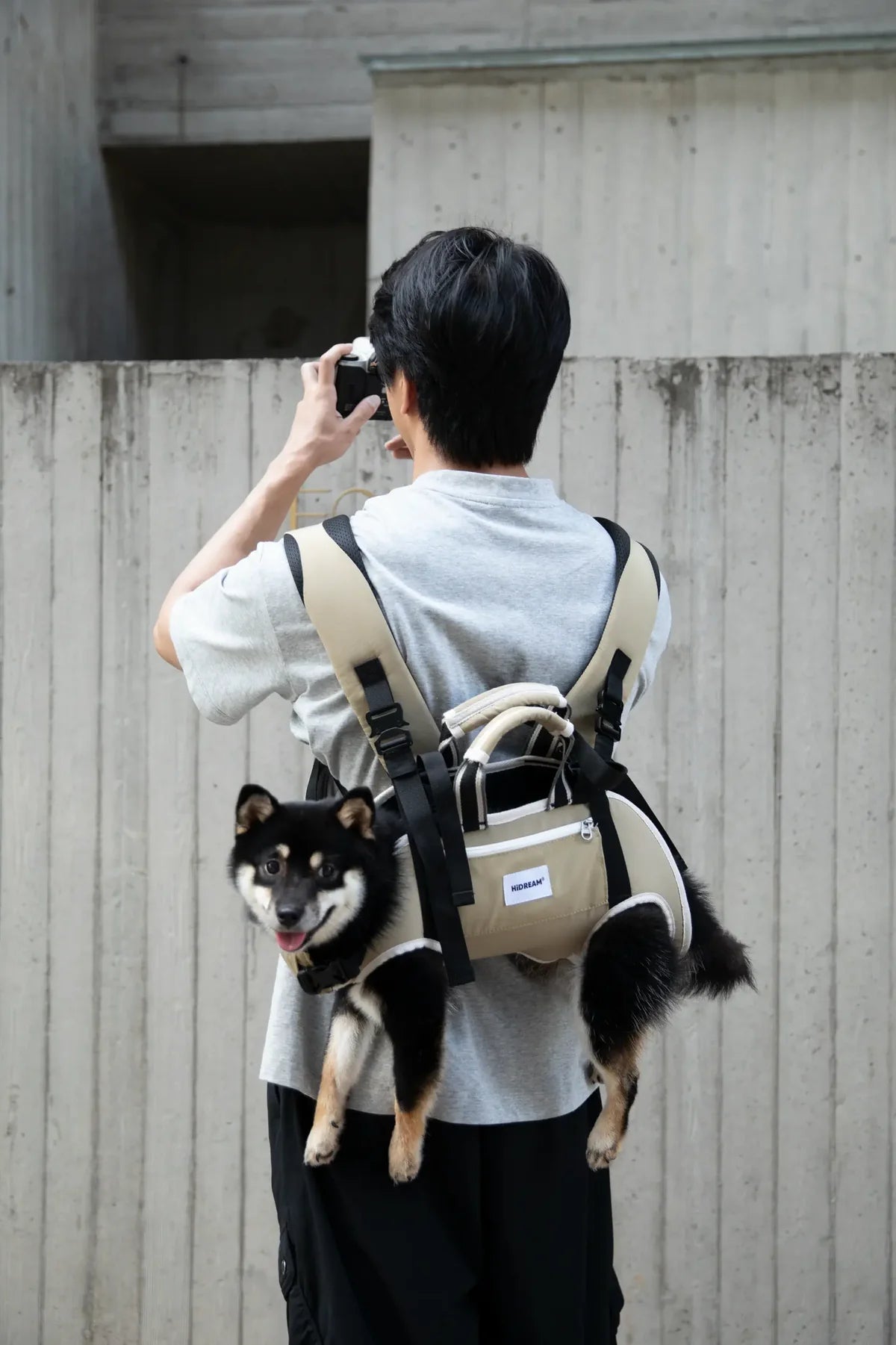 HiDream Spine-Friendly Dog Carrier Backpack – Horizontal, Legs-Out Design