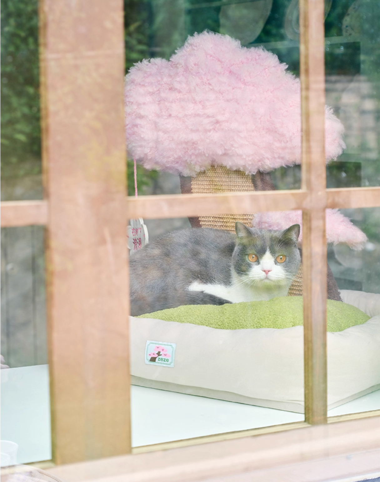 ZeZe Plush Cherry Blossom Cat Bed (L)