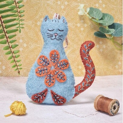 Felt Mini Kit – Folk Embroidery – Cat (Product of UK)